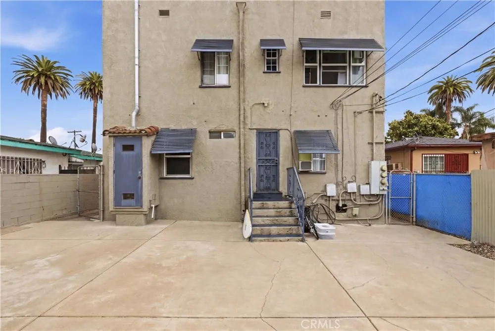 2911 S Palm Grove Avenue Los Angeles, CA 90016