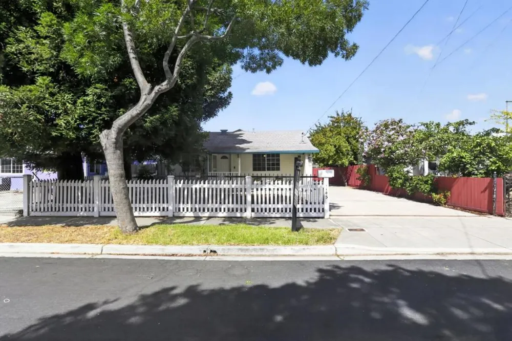 1145 Henderson Avenue Menlo Park, CA 94025