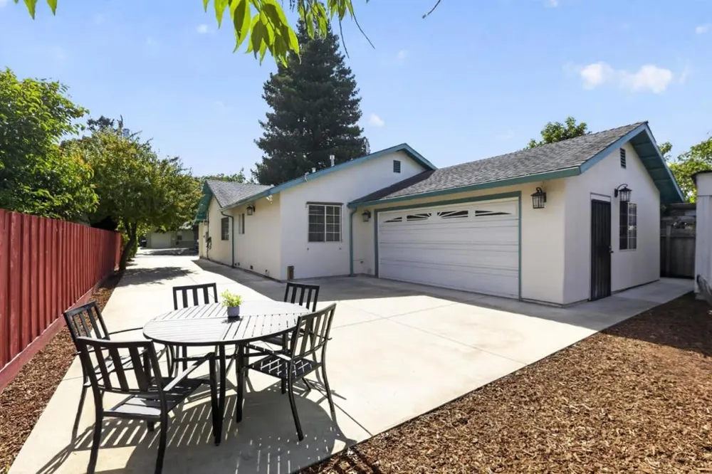 1145 Henderson Avenue Menlo Park, CA 94025