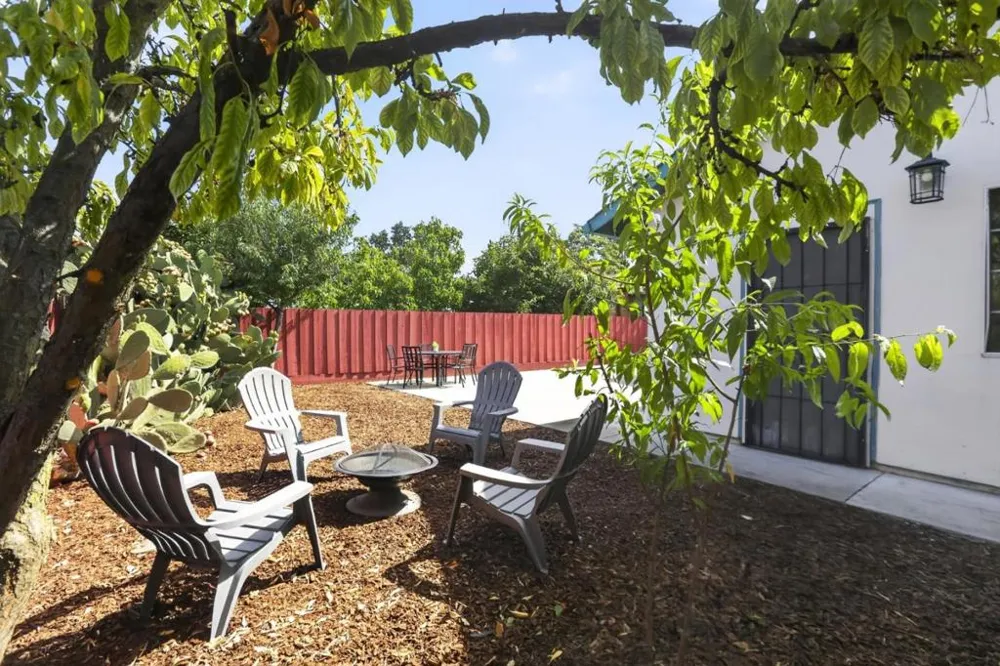 1145 Henderson Avenue Menlo Park, CA 94025