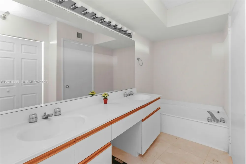 3400 NE 192nd St #1911 Aventura, FL 33180
