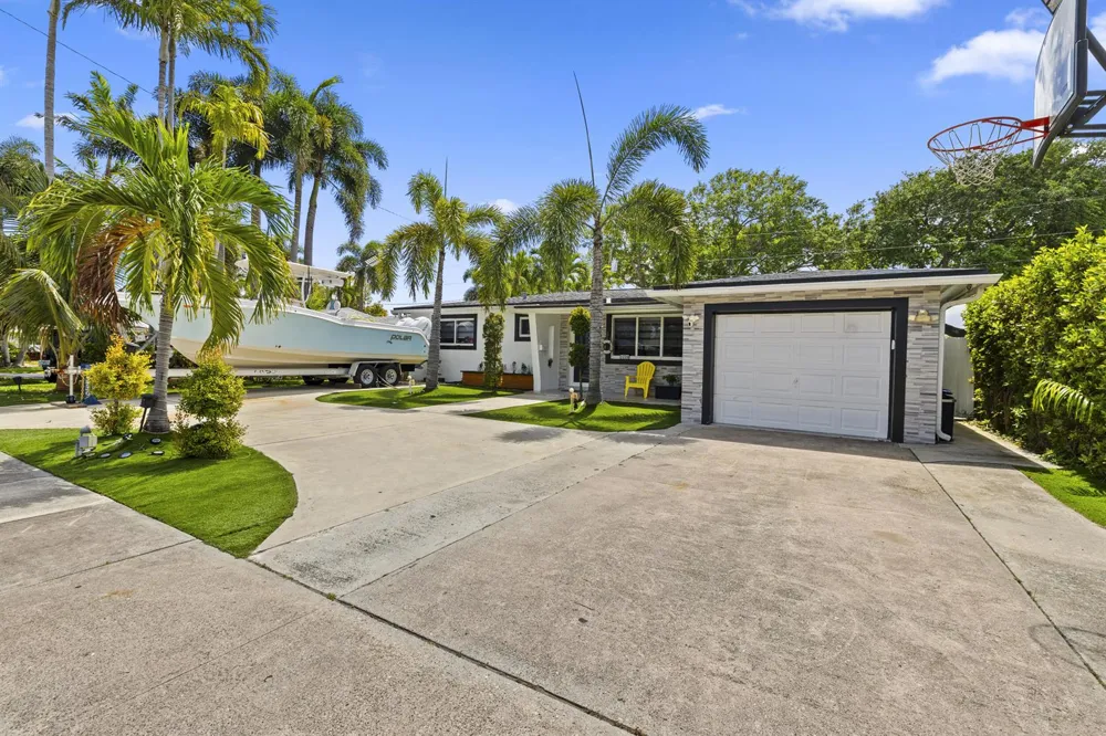 3230 ROOSEVELT STREET Hollywood, FL 33021