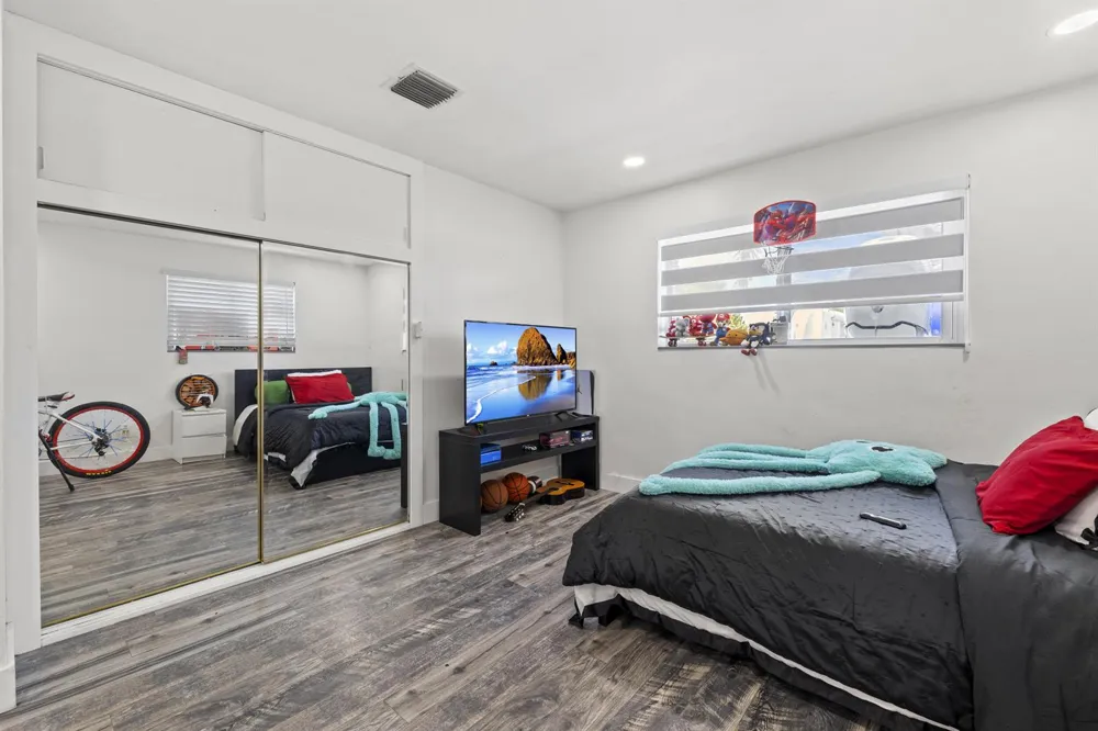 3230 ROOSEVELT STREET Hollywood, FL 33021
