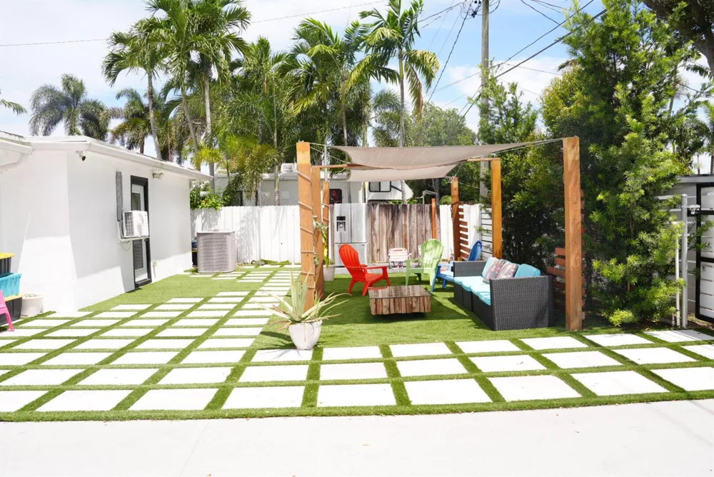 3230 ROOSEVELT STREET Hollywood, FL 33021