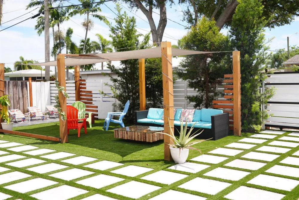3230 ROOSEVELT STREET Hollywood, FL 33021