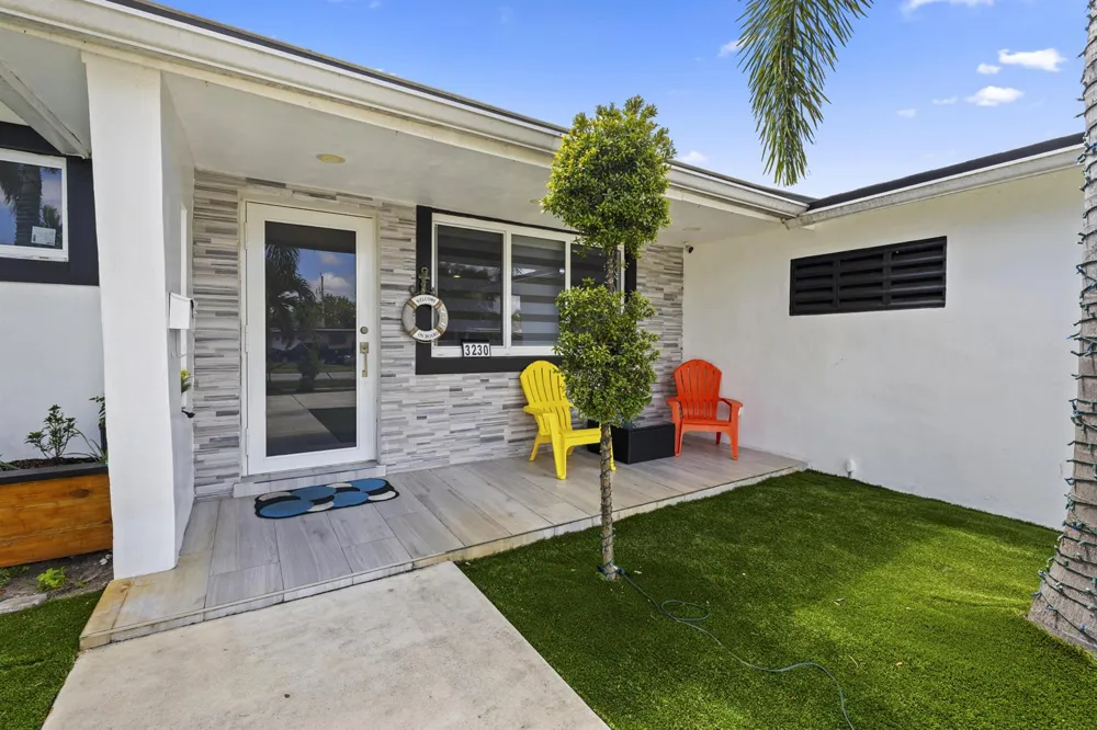 3230 ROOSEVELT STREET Hollywood, FL 33021