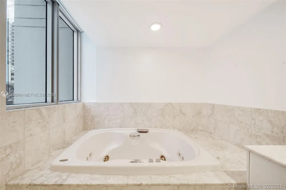 1331 Brickell Bay Dr #208 Miami, FL 33131