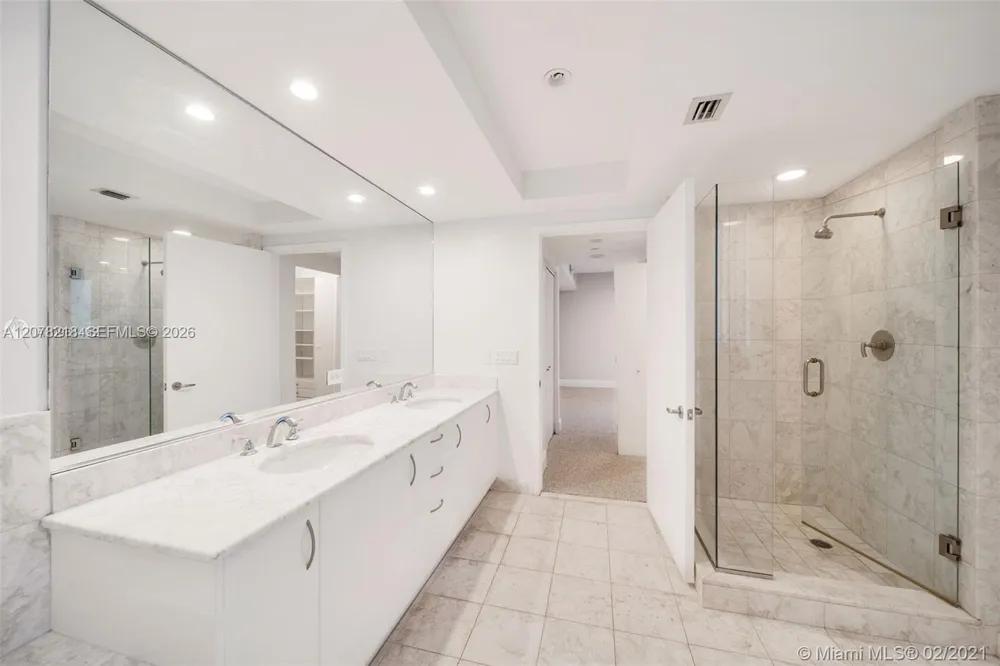 1331 Brickell Bay Dr #208 Miami, FL 33131