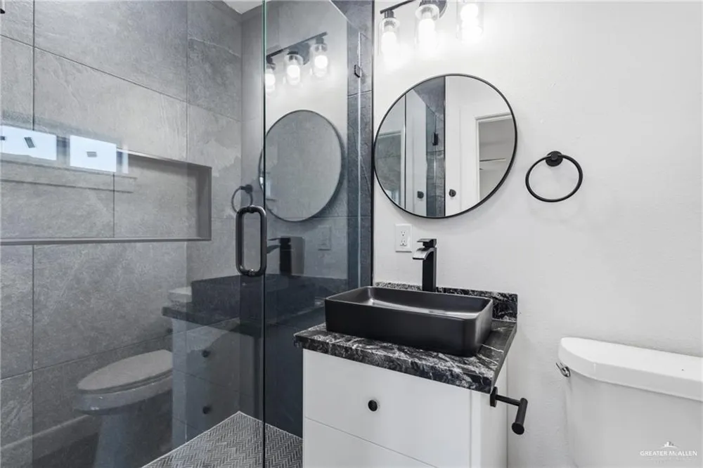 1713 7th Street McAllen, TX 78501