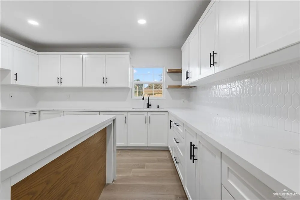 1713 7th Street McAllen, TX 78501
