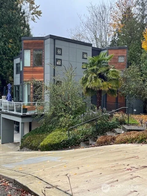 9425 110th Place NE Kirkland, WA 98033
