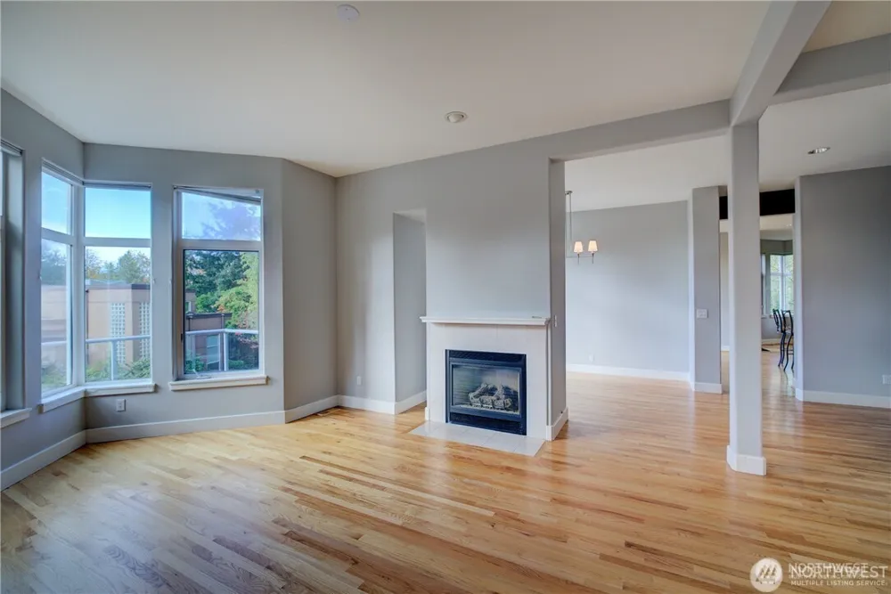 9425 110th Place NE Kirkland, WA 98033