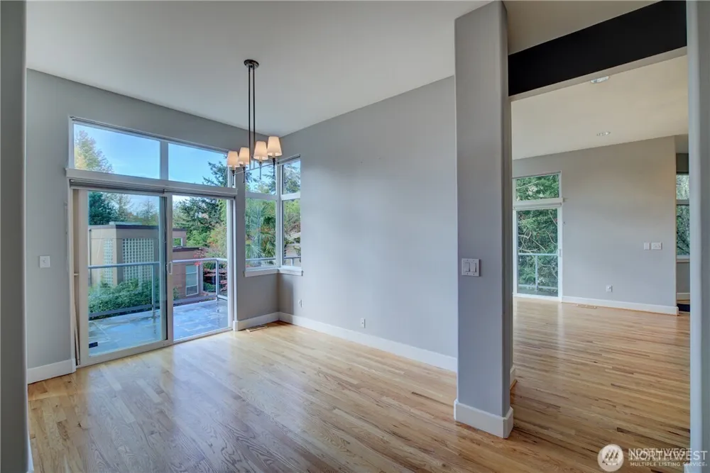 9425 110th Place NE Kirkland, WA 98033