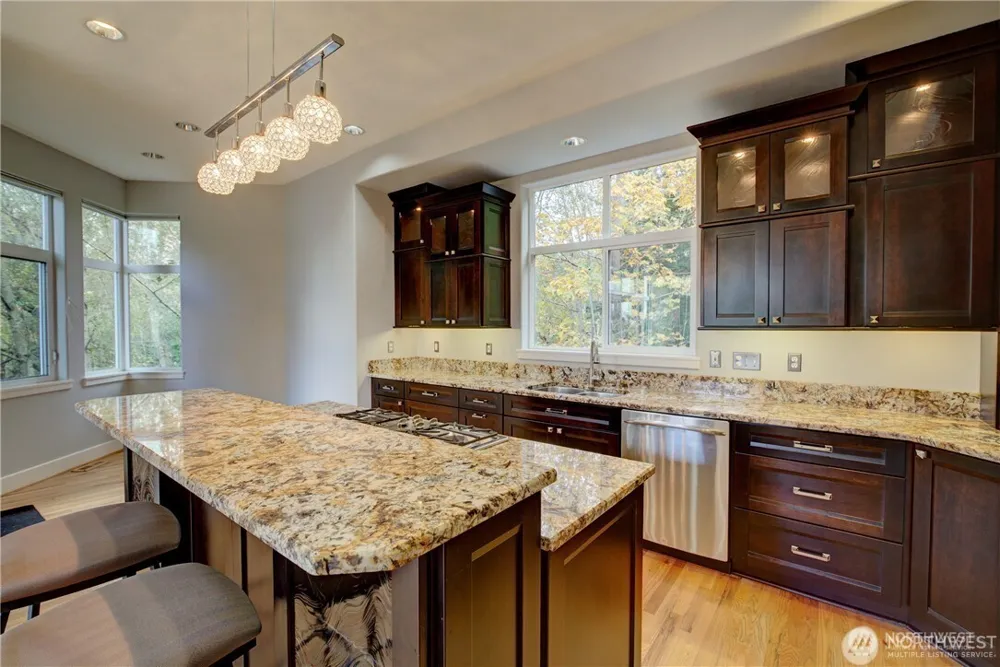 9425 110th Place NE Kirkland, WA 98033