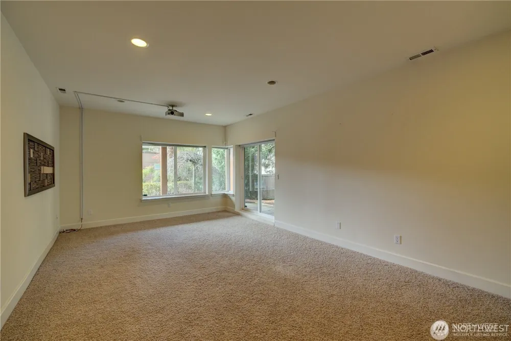 9425 110th Place NE Kirkland, WA 98033