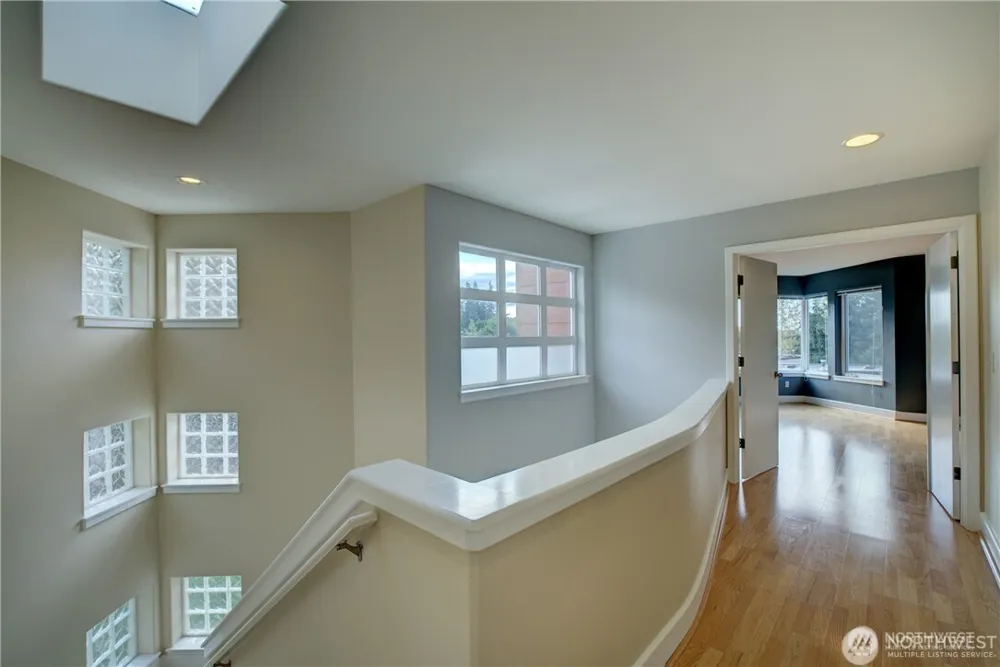 9425 110th Place NE Kirkland, WA 98033