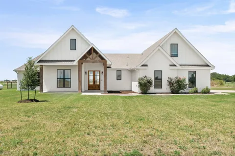 1060 Hackberry Road