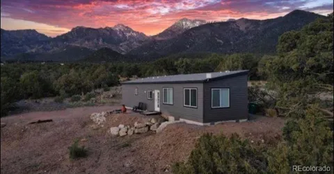 1923 Lone Pine Way