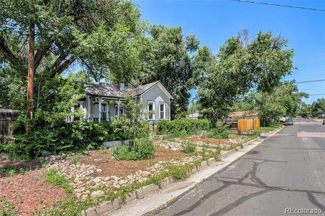 1914 E Monument Street Colorado Springs, CO 80909