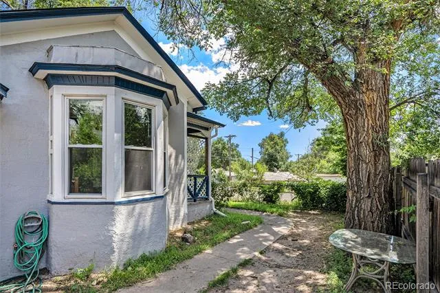 1914 E Monument Street Colorado Springs, CO 80909