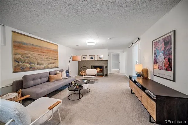 6046 S Valleyview Street Littleton, CO 80120