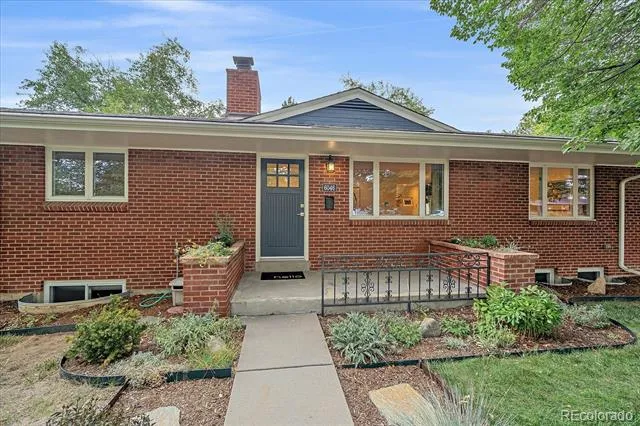 6046 S Valleyview Street Littleton, CO 80120