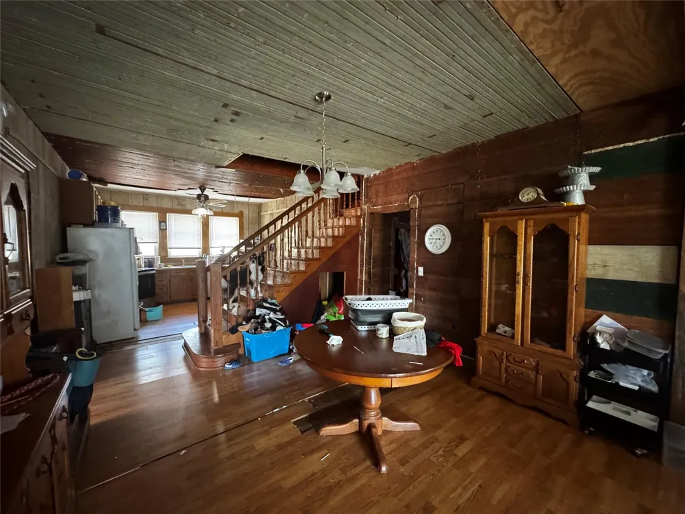 1114 Luling Avenue Nederland, TX 77627