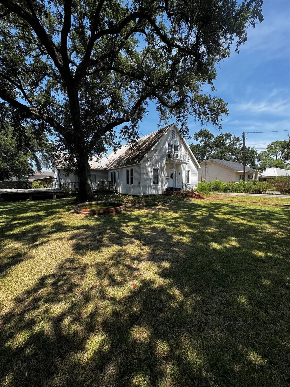 1114 Luling Avenue Nederland, TX 77627