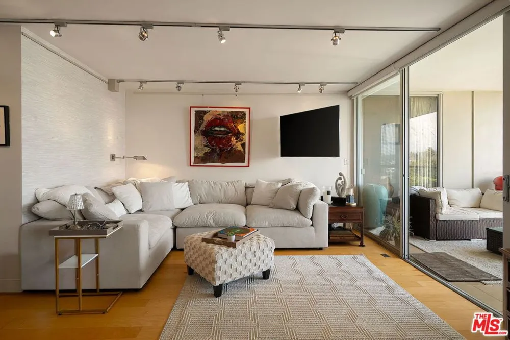 201 Ocean Avenue #1105P Santa Monica, CA 90402