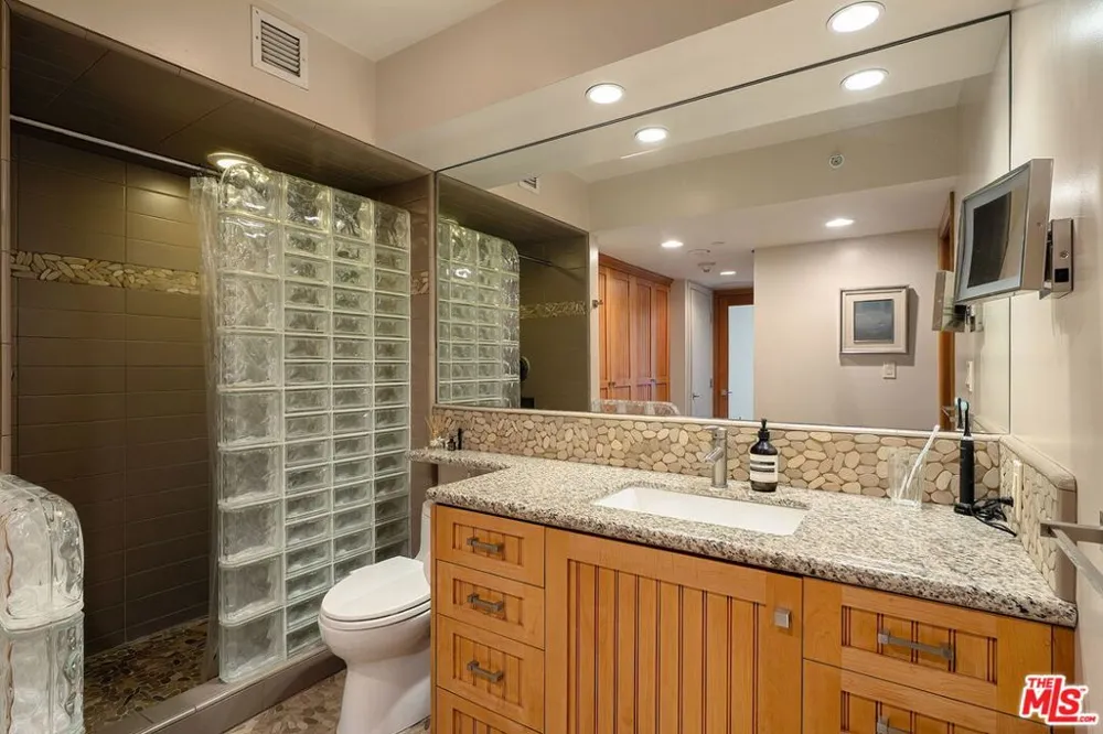 201 Ocean Avenue #1105P Santa Monica, CA 90402