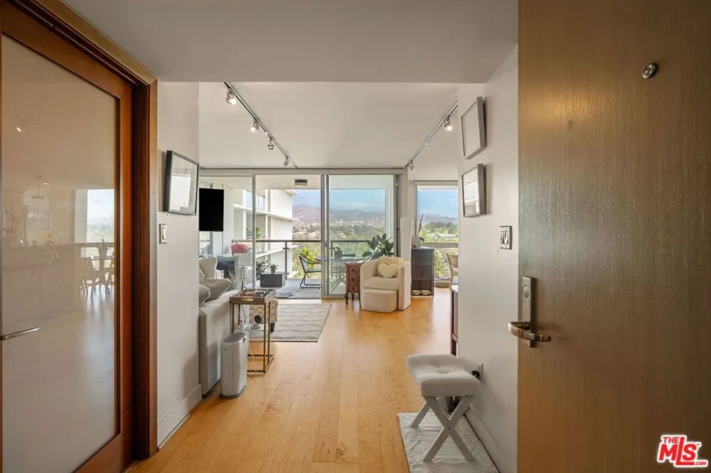 201 Ocean Avenue #1105P Santa Monica, CA 90402