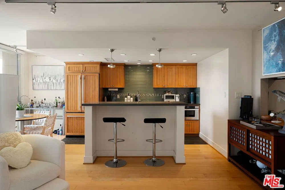 201 Ocean Avenue #1105P Santa Monica, CA 90402