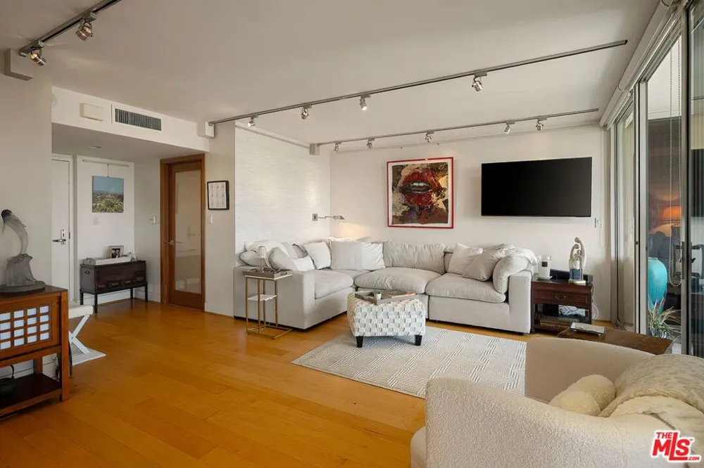 201 Ocean Avenue #1105P Santa Monica, CA 90402