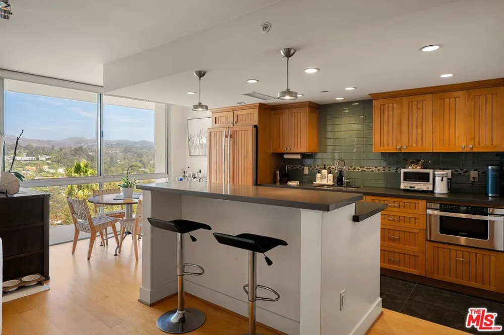 201 Ocean Avenue #1105P Santa Monica, CA 90402
