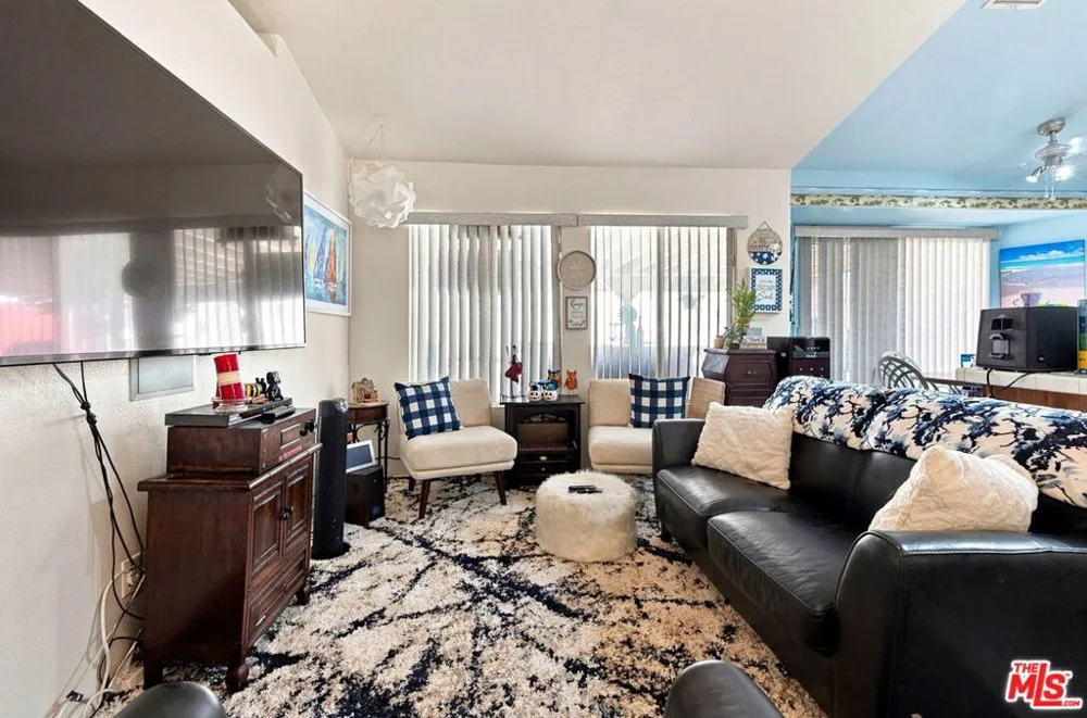 2462 Lancewood Avenue Rialto, CA 92377
