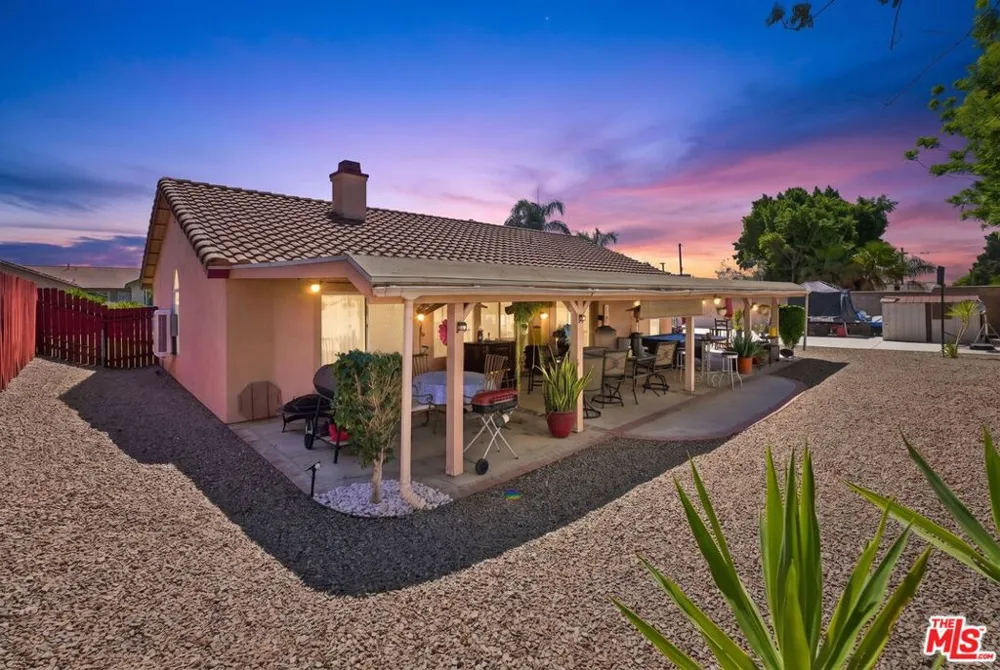 2462 Lancewood Avenue Rialto, CA 92377