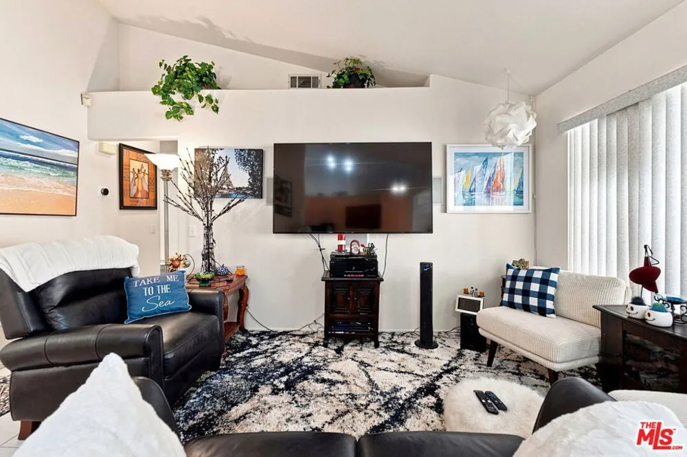 2462 Lancewood Avenue Rialto, CA 92377