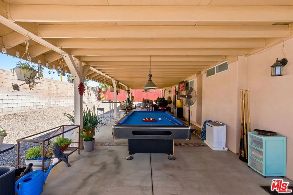 2462 Lancewood Avenue Rialto, CA 92377
