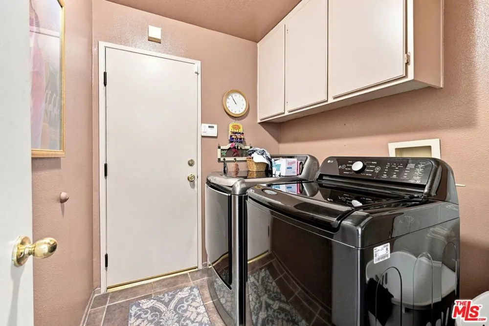 2462 Lancewood Avenue Rialto, CA 92377