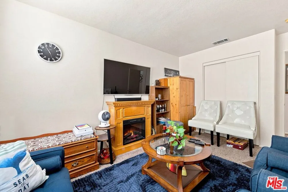 2462 Lancewood Avenue Rialto, CA 92377