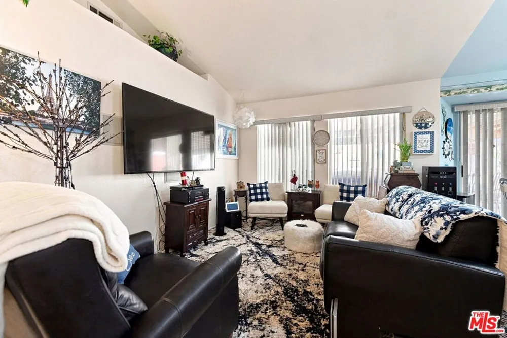 2462 Lancewood Avenue Rialto, CA 92377