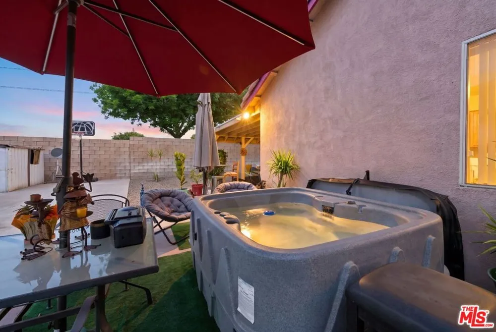2462 Lancewood Avenue Rialto, CA 92377