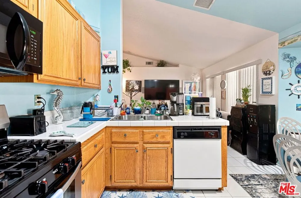 2462 Lancewood Avenue Rialto, CA 92377