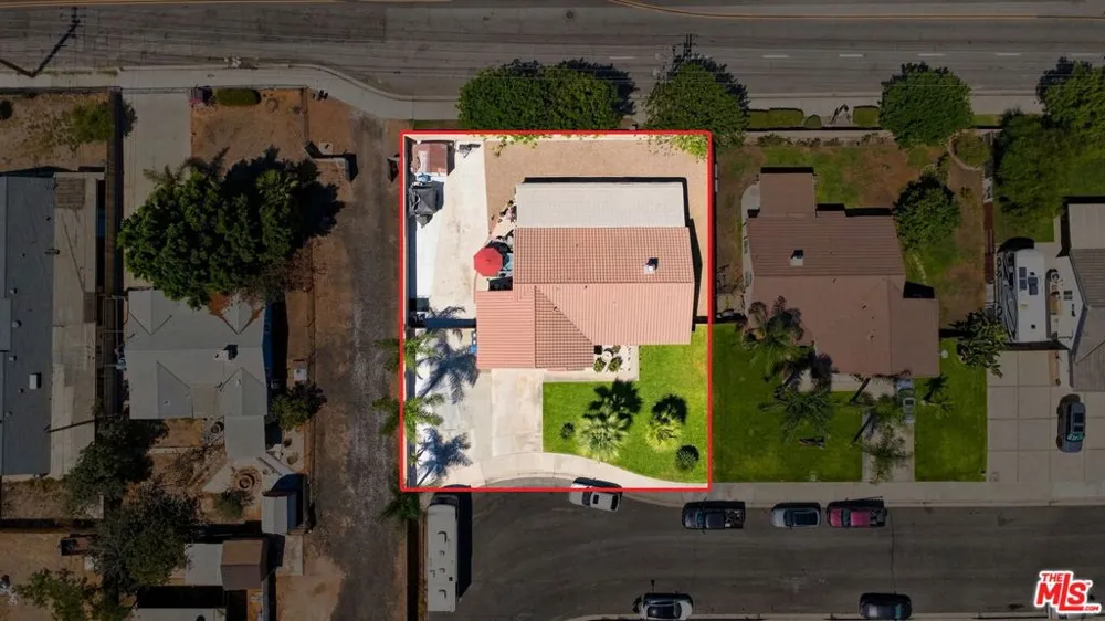 2462 Lancewood Avenue Rialto, CA 92377