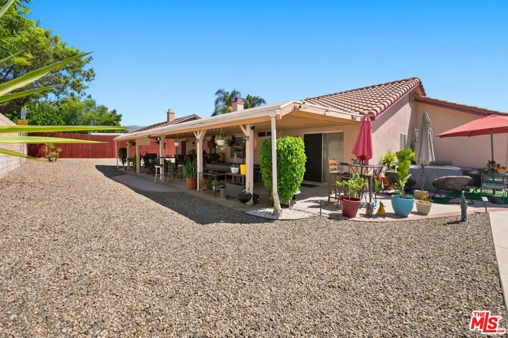 2462 Lancewood Avenue Rialto, CA 92377