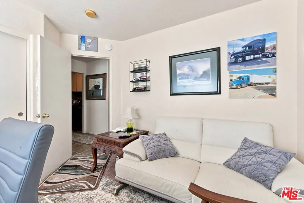 2462 Lancewood Avenue Rialto, CA 92377