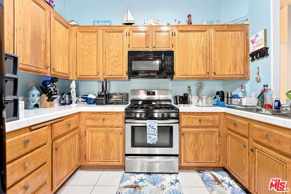 2462 Lancewood Avenue Rialto, CA 92377