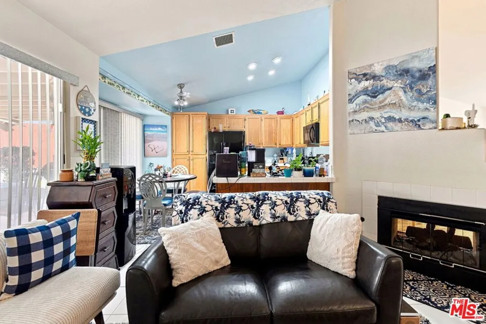 2462 Lancewood Avenue Rialto, CA 92377