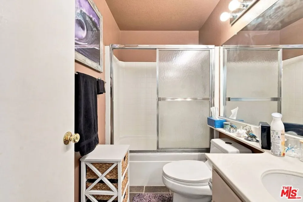 2462 Lancewood Avenue Rialto, CA 92377
