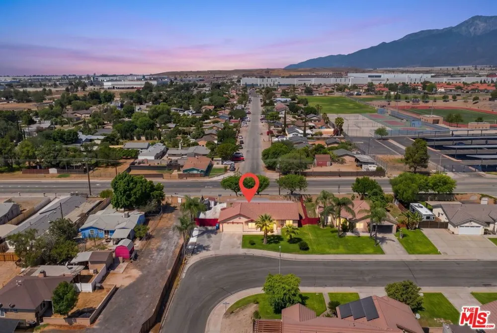 2462 Lancewood Avenue Rialto, CA 92377